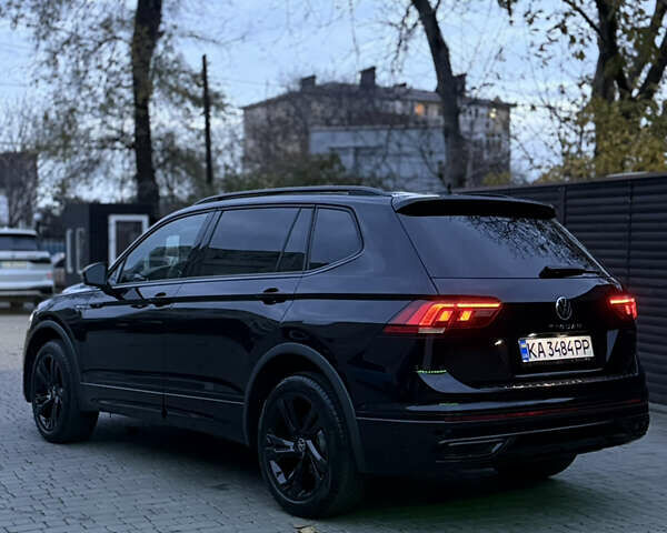 Чорний Фольксваген Тігуан, об'ємом двигуна 2 л та пробігом 17 тис. км за 31500 $, фото 4 на Automoto.ua