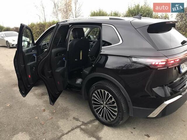 Чорний Фольксваген Тігуан, об'ємом двигуна 1.97 л та пробігом 30 тис. км за 46000 $, фото 3 на Automoto.ua