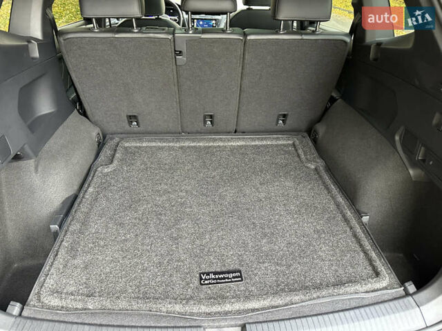 Черный Фольксваген Тигуан, объемом двигателя 1.98 л и пробегом 17 тыс. км за 29500 $, фото 12 на Automoto.ua