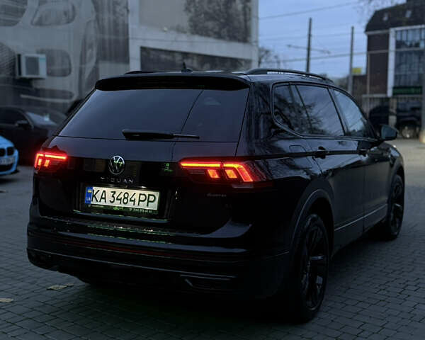 Чорний Фольксваген Тігуан, об'ємом двигуна 2 л та пробігом 17 тис. км за 31500 $, фото 1 на Automoto.ua
