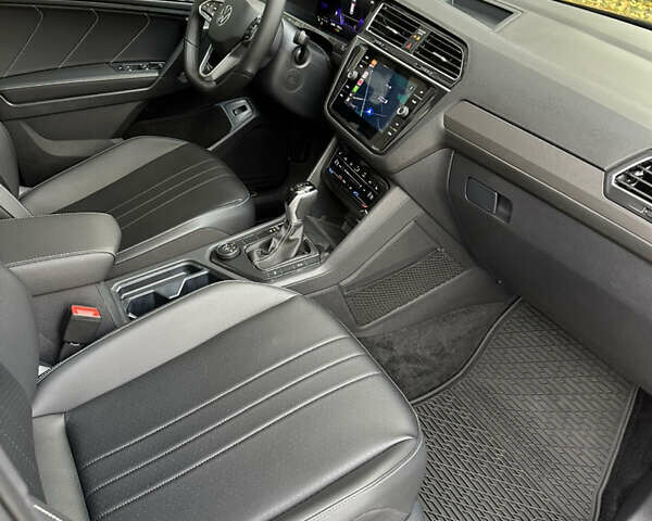 Черный Фольксваген Тигуан, объемом двигателя 1.98 л и пробегом 17 тыс. км за 29500 $, фото 17 на Automoto.ua