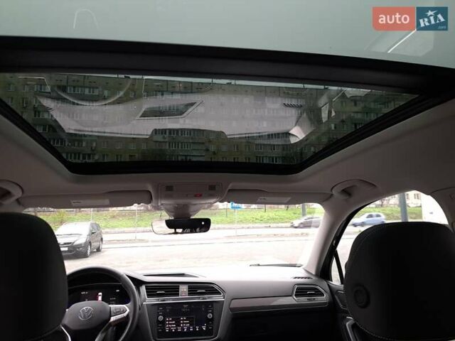 Чорний Фольксваген Тігуан, об'ємом двигуна 1.98 л та пробігом 4 тис. км за 28900 $, фото 27 на Automoto.ua