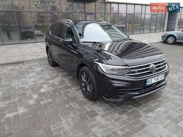Чорний Фольксваген Тігуан, об'ємом двигуна 1.98 л та пробігом 4 тис. км за 28900 $, фото 5 на Automoto.ua