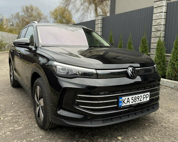 Чорний Фольксваген Тігуан, об'ємом двигуна 2 л та пробігом 1 тис. км за 48700 $, фото 27 на Automoto.ua