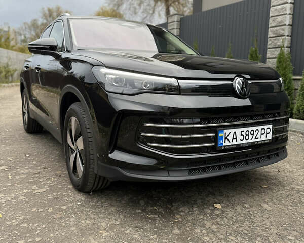 Чорний Фольксваген Тігуан, об'ємом двигуна 2 л та пробігом 1 тис. км за 48700 $, фото 26 на Automoto.ua