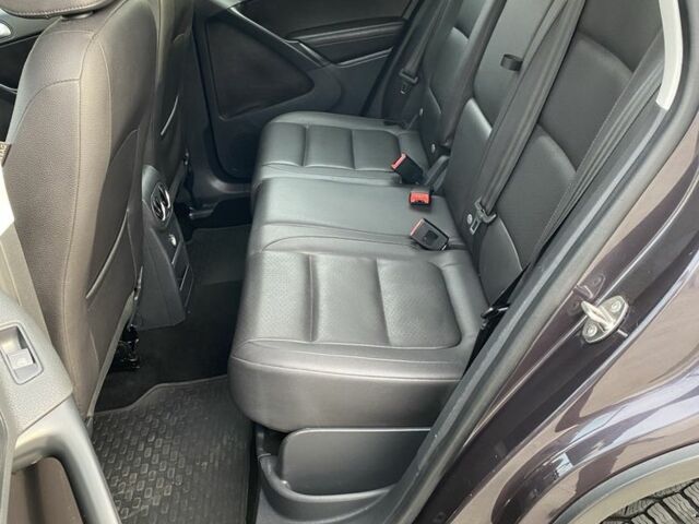 Фіолетовий Фольксваген Тігуан, об'ємом двигуна 2 л та пробігом 233 тис. км за 11800 $, фото 6 на Automoto.ua