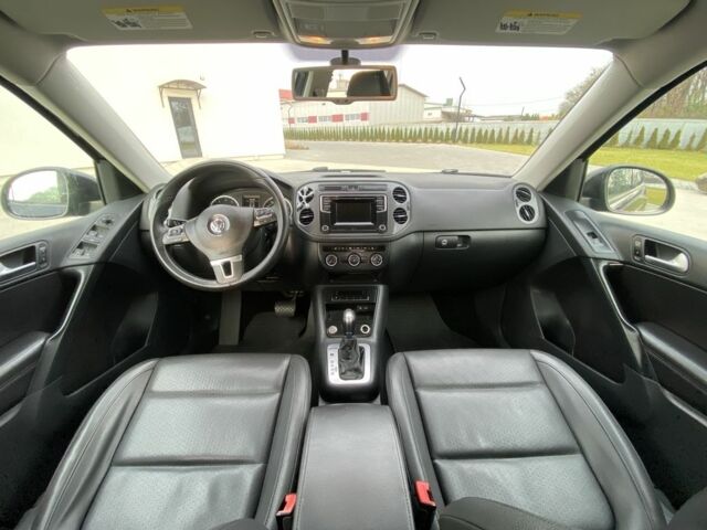 Фіолетовий Фольксваген Тігуан, об'ємом двигуна 2 л та пробігом 233 тис. км за 11800 $, фото 5 на Automoto.ua