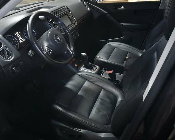 Фиолетовый Фольксваген Тигуан, объемом двигателя 1.98 л и пробегом 135 тыс. км за 16000 $, фото 1 на Automoto.ua