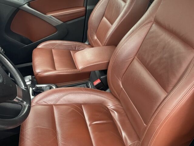 Коричневий Фольксваген Тігуан, об'ємом двигуна 2 л та пробігом 107 тис. км за 10300 $, фото 11 на Automoto.ua