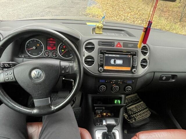 Коричневий Фольксваген Тігуан, об'ємом двигуна 2 л та пробігом 107 тис. км за 10300 $, фото 16 на Automoto.ua