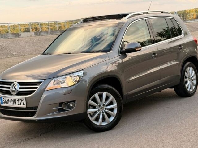 Коричневий Фольксваген Тігуан, об'ємом двигуна 0 л та пробігом 180 тис. км за 4400 $, фото 1 на Automoto.ua