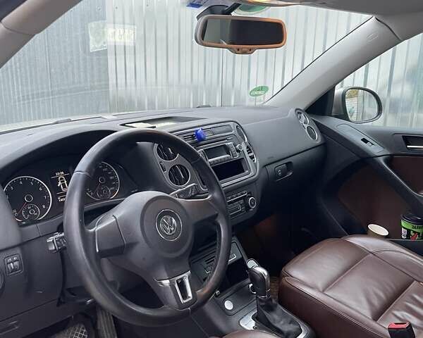 Коричневый Фольксваген Тигуан, объемом двигателя 1.98 л и пробегом 143 тыс. км за 13500 $, фото 3 на Automoto.ua