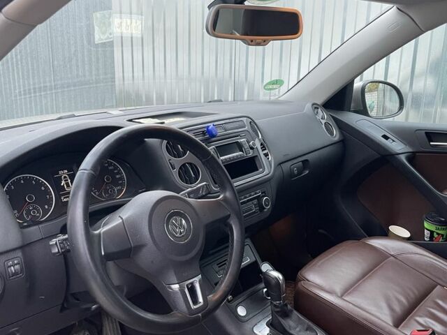 Коричневый Фольксваген Тигуан, объемом двигателя 1.98 л и пробегом 143 тыс. км за 13500 $, фото 3 на Automoto.ua