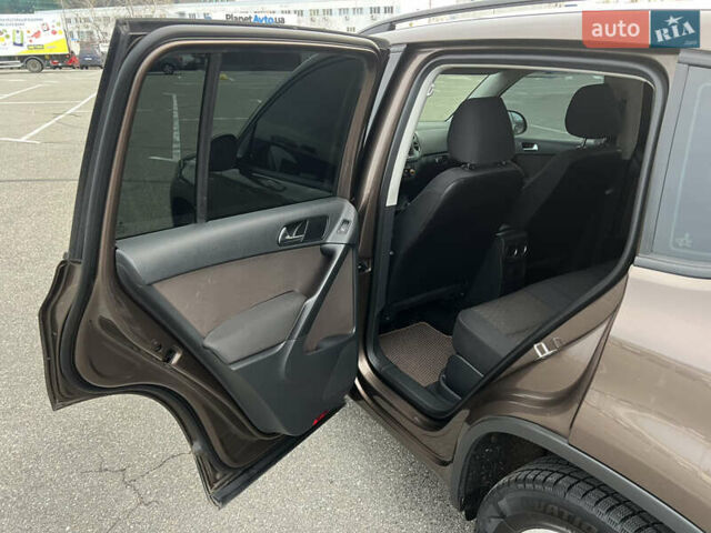 Коричневый Фольксваген Тигуан, объемом двигателя 2 л и пробегом 251 тыс. км за 13500 $, фото 18 на Automoto.ua