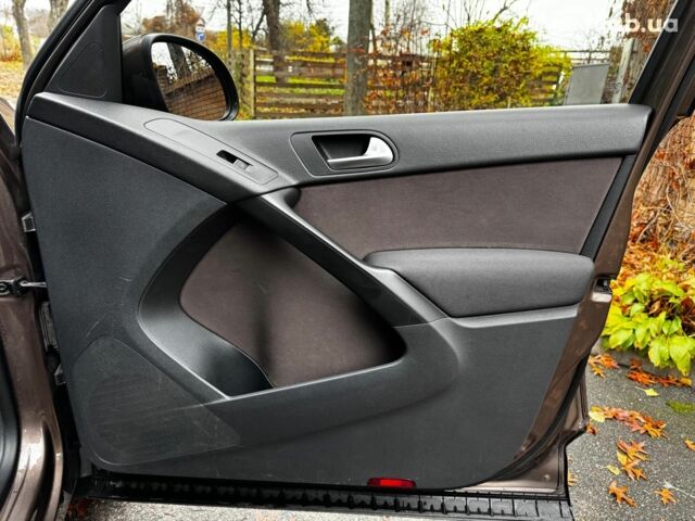 Коричневый Фольксваген Тигуан, объемом двигателя 2 л и пробегом 351 тыс. км за 13490 $, фото 29 на Automoto.ua