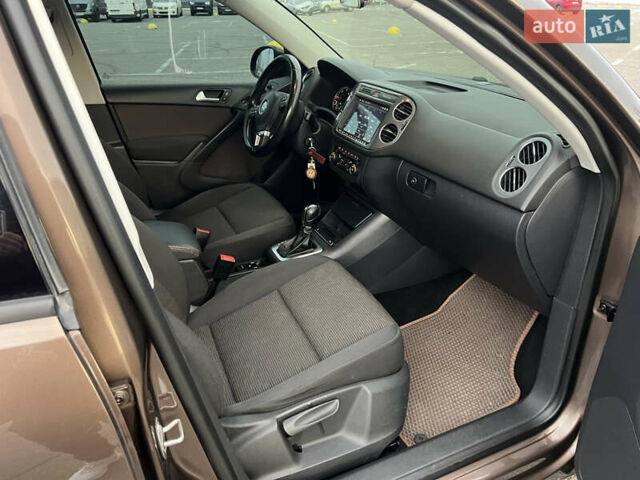 Коричневый Фольксваген Тигуан, объемом двигателя 2 л и пробегом 251 тыс. км за 13500 $, фото 23 на Automoto.ua