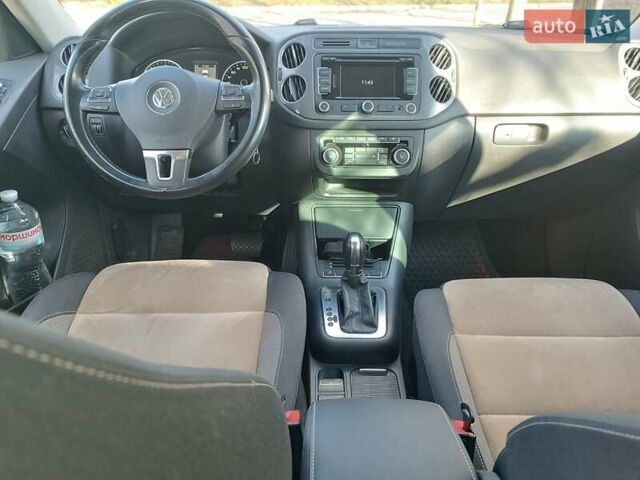 Коричневий Фольксваген Тігуан, об'ємом двигуна 2 л та пробігом 96 тис. км за 16700 $, фото 14 на Automoto.ua