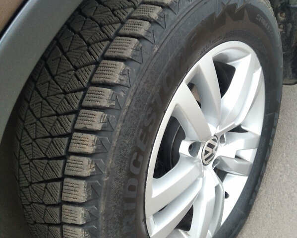 Коричневий Фольксваген Тігуан, об'ємом двигуна 2 л та пробігом 175 тис. км за 14950 $, фото 5 на Automoto.ua