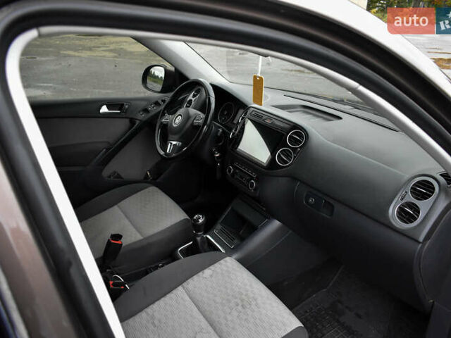 Коричневый Фольксваген Тигуан, объемом двигателя 1.97 л и пробегом 300 тыс. км за 13800 $, фото 12 на Automoto.ua