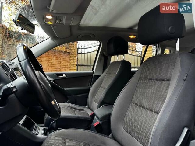 Коричневый Фольксваген Тигуан, объемом двигателя 2 л и пробегом 351 тыс. км за 13490 $, фото 22 на Automoto.ua