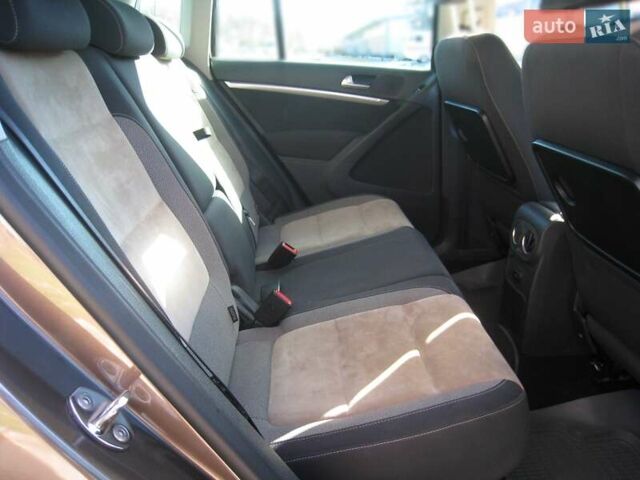 Коричневий Фольксваген Тігуан, об'ємом двигуна 2 л та пробігом 96 тис. км за 16700 $, фото 8 на Automoto.ua