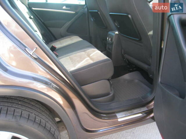 Коричневий Фольксваген Тігуан, об'ємом двигуна 2 л та пробігом 96 тис. км за 16700 $, фото 7 на Automoto.ua