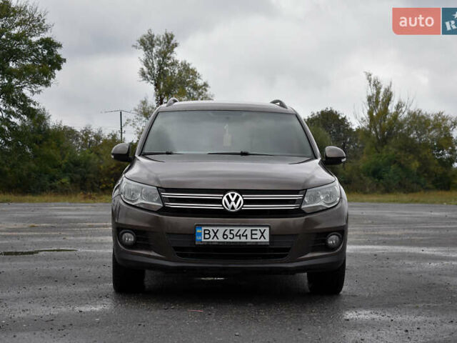 Коричневый Фольксваген Тигуан, объемом двигателя 1.97 л и пробегом 300 тыс. км за 13800 $, фото 2 на Automoto.ua