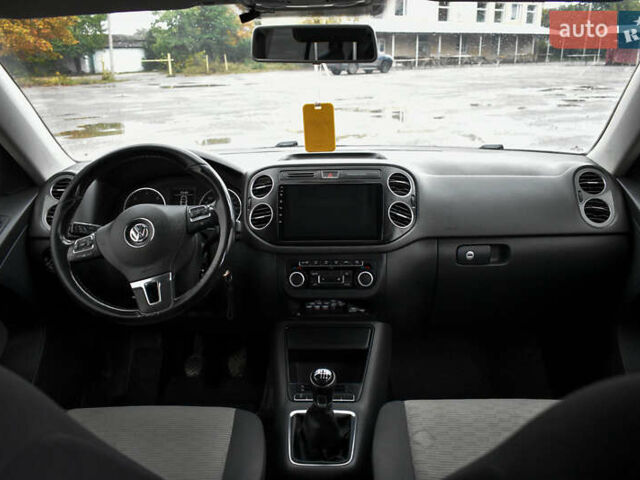 Коричневый Фольксваген Тигуан, объемом двигателя 1.97 л и пробегом 300 тыс. км за 13800 $, фото 16 на Automoto.ua