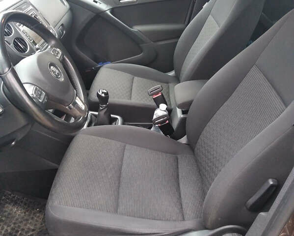 Коричневий Фольксваген Тігуан, об'ємом двигуна 2 л та пробігом 175 тис. км за 14950 $, фото 14 на Automoto.ua