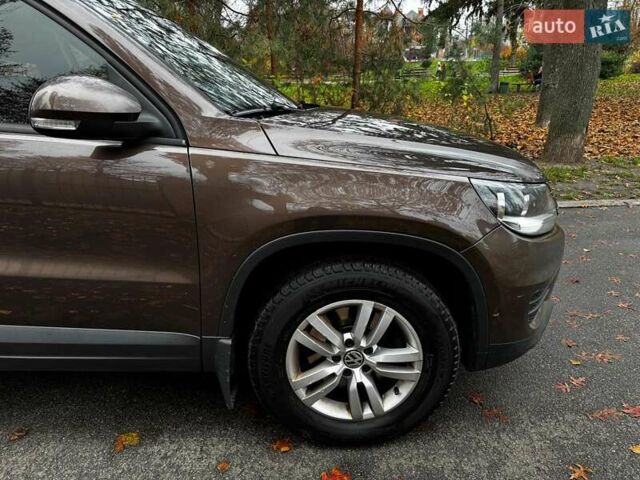 Коричневый Фольксваген Тигуан, объемом двигателя 2 л и пробегом 351 тыс. км за 13490 $, фото 4 на Automoto.ua
