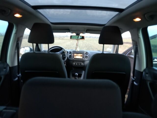 Коричневый Фольксваген Тигуан, объемом двигателя 2 л и пробегом 207 тыс. км за 13300 $, фото 22 на Automoto.ua