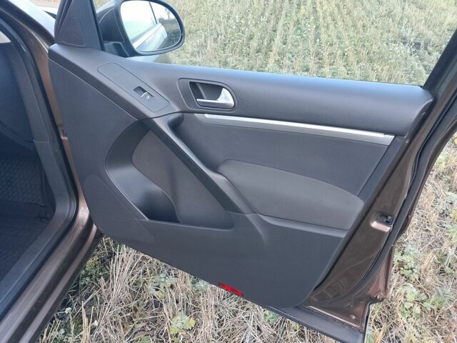 Коричневый Фольксваген Тигуан, объемом двигателя 2 л и пробегом 207 тыс. км за 13300 $, фото 18 на Automoto.ua