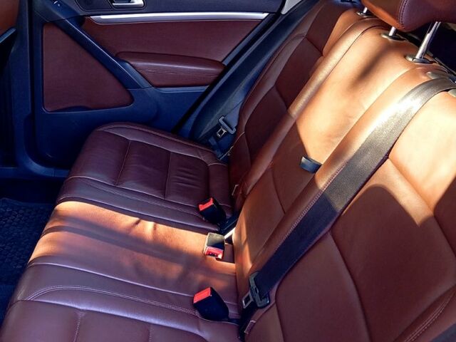 Коричневый Фольксваген Тигуан, объемом двигателя 2 л и пробегом 176 тыс. км за 17000 $, фото 7 на Automoto.ua