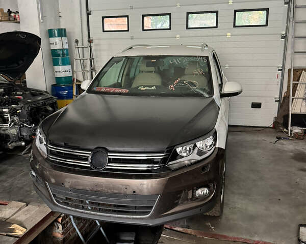 Коричневый Фольксваген Тигуан, объемом двигателя 0 л и пробегом 276 тыс. км за 8000 $, фото 2 на Automoto.ua