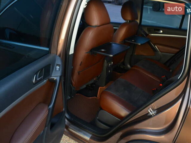 Коричневий Фольксваген Тігуан, об'ємом двигуна 2 л та пробігом 149 тис. км за 14700 $, фото 7 на Automoto.ua