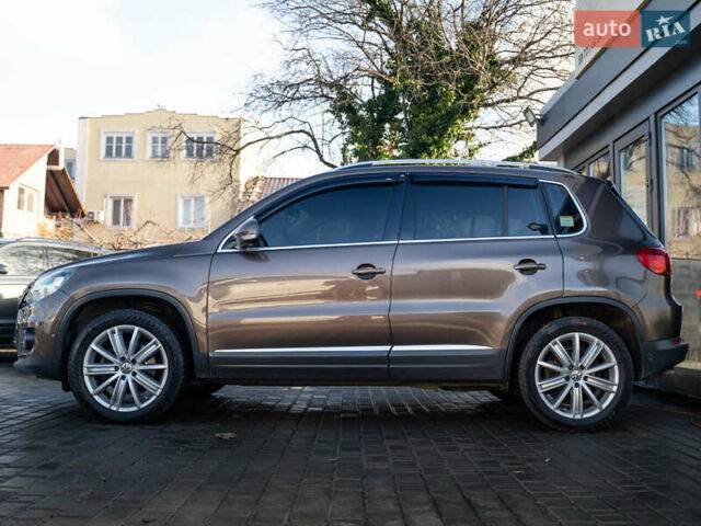 Коричневый Фольксваген Тигуан, объемом двигателя 2 л и пробегом 235 тыс. км за 15900 $, фото 4 на Automoto.ua