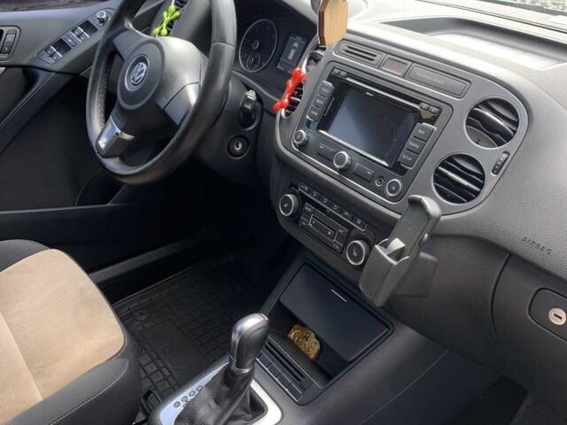 Коричневый Фольксваген Тигуан, объемом двигателя 2 л и пробегом 300 тыс. км за 15000 $, фото 4 на Automoto.ua