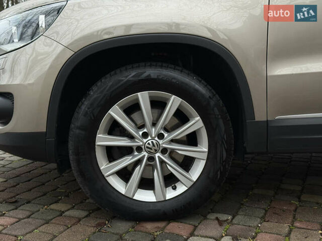 Коричневий Фольксваген Тігуан, об'ємом двигуна 2 л та пробігом 210 тис. км за 13900 $, фото 11 на Automoto.ua