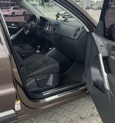 Коричневый Фольксваген Тигуан, объемом двигателя 1.99 л и пробегом 112 тыс. км за 18300 $, фото 6 на Automoto.ua