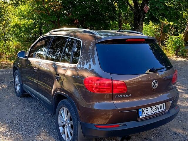 Коричневый Фольксваген Тигуан, объемом двигателя 2 л и пробегом 176 тыс. км за 17000 $, фото 3 на Automoto.ua