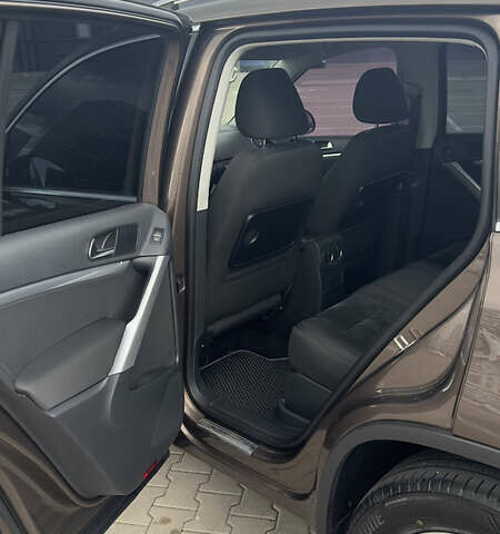 Коричневый Фольксваген Тигуан, объемом двигателя 1.99 л и пробегом 112 тыс. км за 18300 $, фото 3 на Automoto.ua