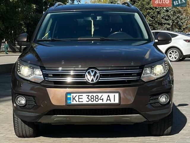 Коричневый Фольксваген Тигуан, объемом двигателя 1.97 л и пробегом 175 тыс. км за 17498 $, фото 2 на Automoto.ua