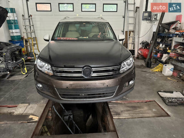 Коричневый Фольксваген Тигуан, объемом двигателя 0 л и пробегом 276 тыс. км за 8000 $, фото 1 на Automoto.ua