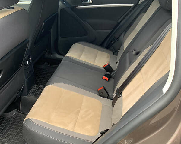 Коричневый Фольксваген Тигуан, объемом двигателя 1.97 л и пробегом 300 тыс. км за 15000 $, фото 3 на Automoto.ua