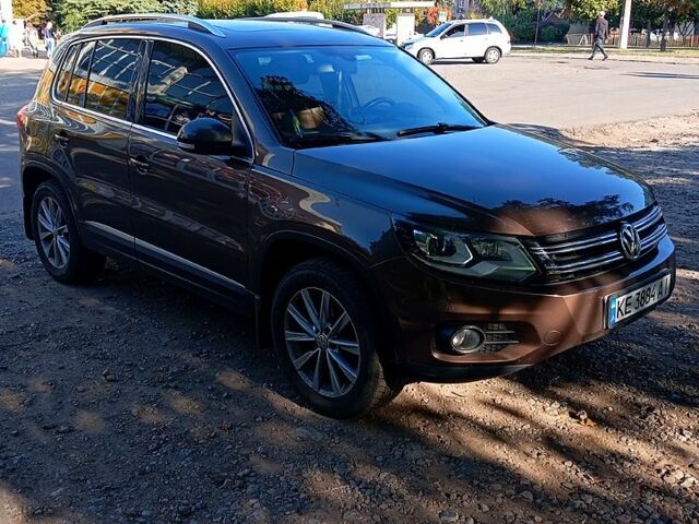 Коричневый Фольксваген Тигуан, объемом двигателя 2 л и пробегом 176 тыс. км за 17000 $, фото 5 на Automoto.ua