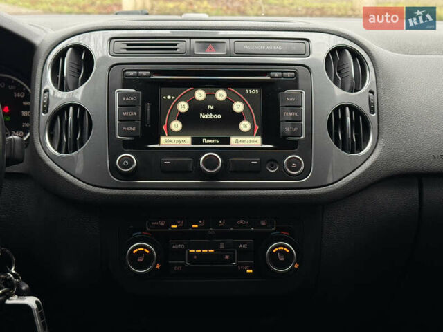 Коричневий Фольксваген Тігуан, об'ємом двигуна 2 л та пробігом 210 тис. км за 13900 $, фото 26 на Automoto.ua