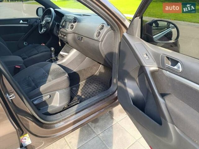 Коричневий Фольксваген Тігуан, об'ємом двигуна 2 л та пробігом 114 тис. км за 16900 $, фото 10 на Automoto.ua