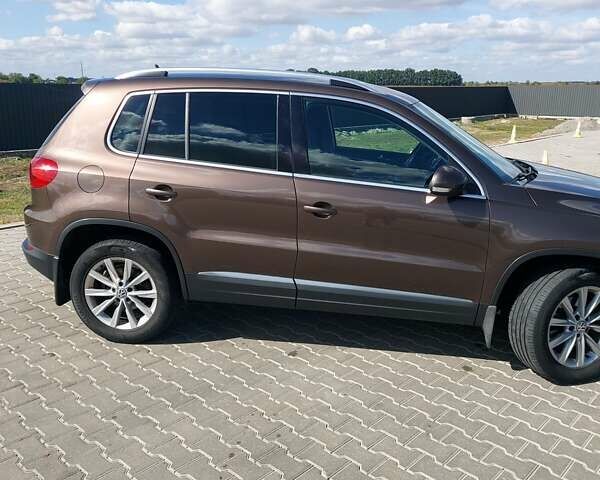 Коричневий Фольксваген Тігуан, об'ємом двигуна 1.97 л та пробігом 203 тис. км за 13999 $, фото 4 на Automoto.ua