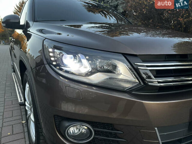 Коричневий Фольксваген Тігуан, об'ємом двигуна 2 л та пробігом 200 тис. км за 16650 $, фото 36 на Automoto.ua
