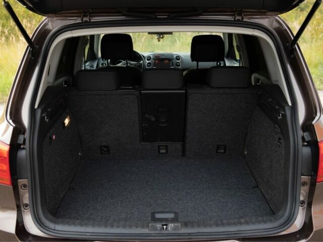 Коричневий Фольксваген Тігуан, об'ємом двигуна 2 л та пробігом 150 тис. км за 12700 $, фото 7 на Automoto.ua